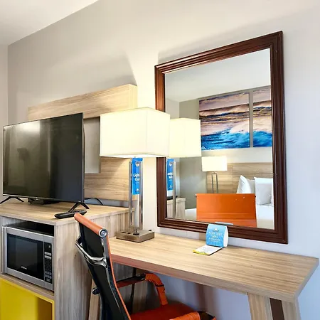 Days Inn By Wyndham Greenville-2