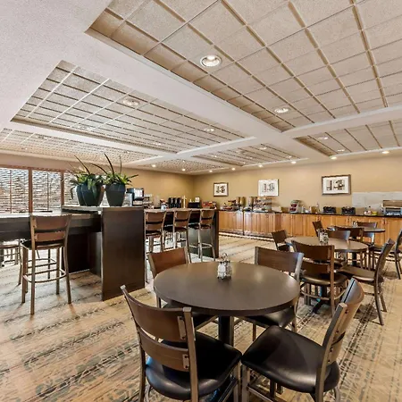 Wingate By Wyndham Calgary South-2