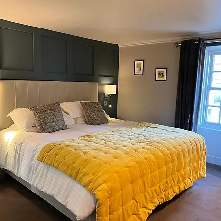Selkirk Arms Hotel-3
