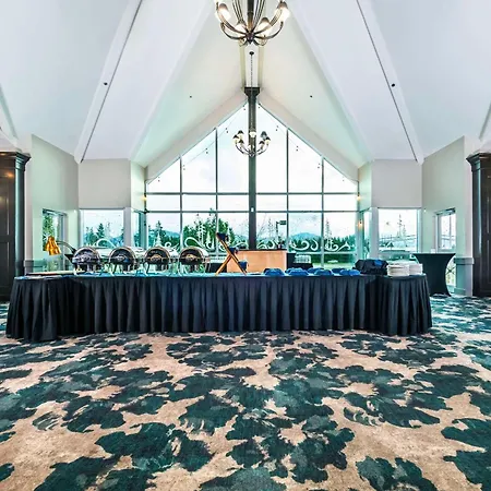 Clarion Hotel & Conference Centre Abbotsford - Fraser Valley-3