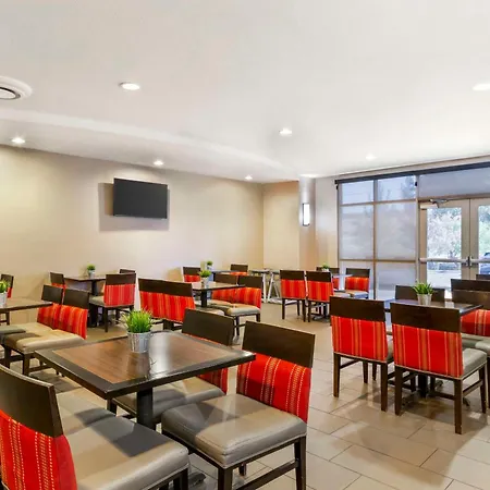 Comfort Suites Glendale - State Farm Stadium Area-2