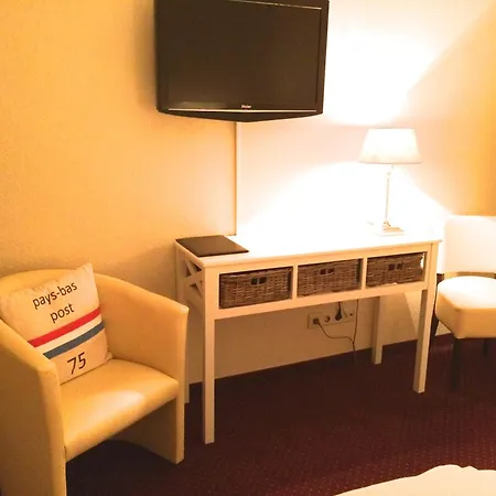 Hotel Waldkur-2