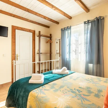 Casinha D'Avó Guesthouse-2
