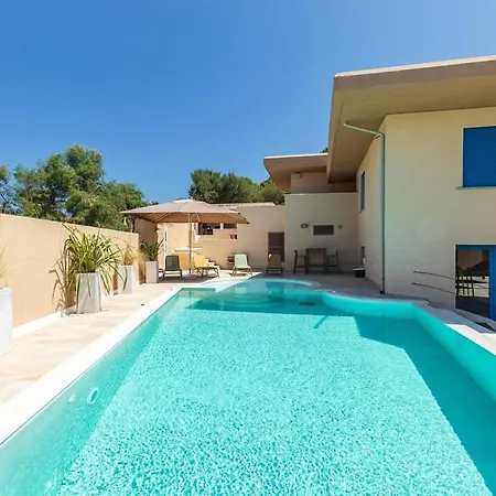 Affittacamere Resort Beach San Gemiliano-3