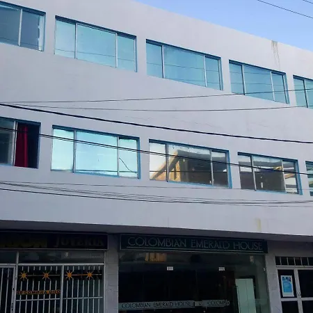 Aparta Hotel Fama-3