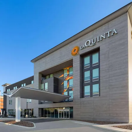 La Quinta Inn & Suites By Wyndham San Antonio At The Rim-3