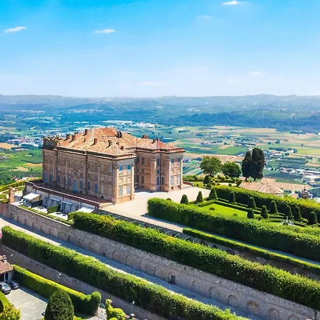 Castello Di Guarene-3