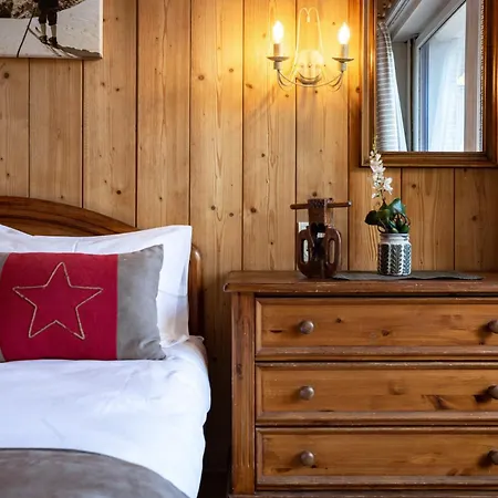 Chalet Hotel La Sapiniere-2
