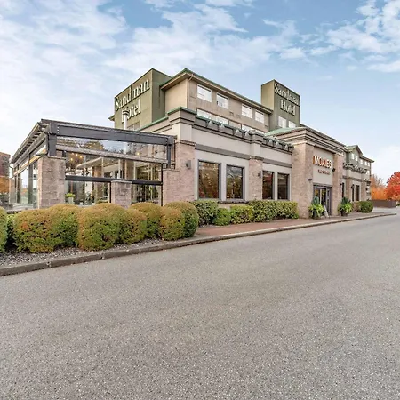 Sandman Hotel & Suites Vancouver Airport-3