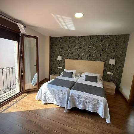 Hotel Molina Real-3