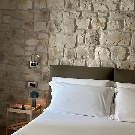 Olivia Rooms Teocrito-3