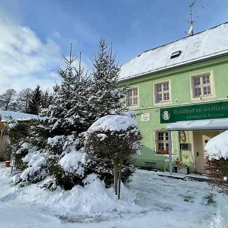 Waldhof zu Grillenburg im Tharandter Wald am See-2