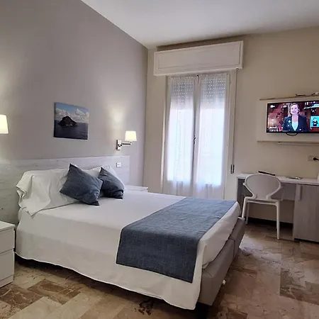 Hotel Mediterranee-2
