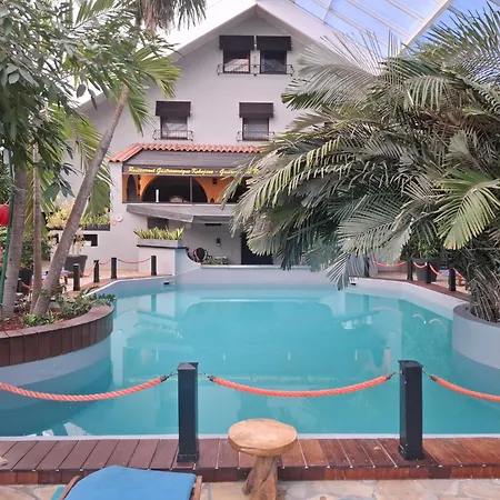 Tropical Hotel-3