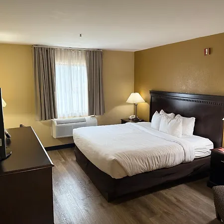 Econo Lodge Inn & Suites Monroe-2