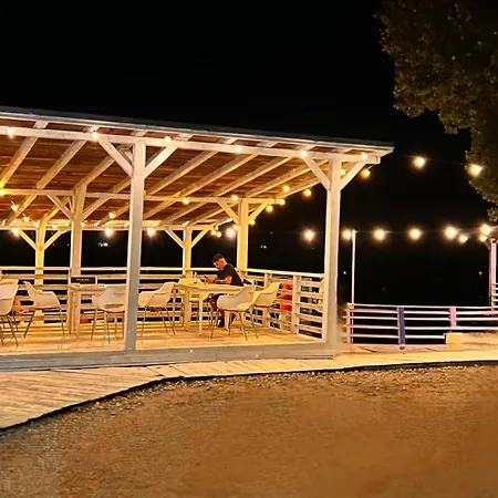 Mojo Beach-2