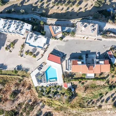 Hillside Studios & Apartments-3