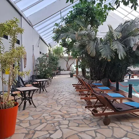 Tropical Hotel-2