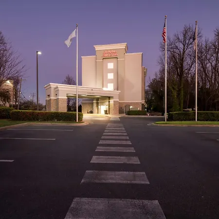 Hampton Inn & Suites Charlotte-Airport-2