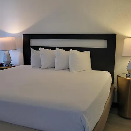 Mc Pacific Inn & Suites Torrance-2