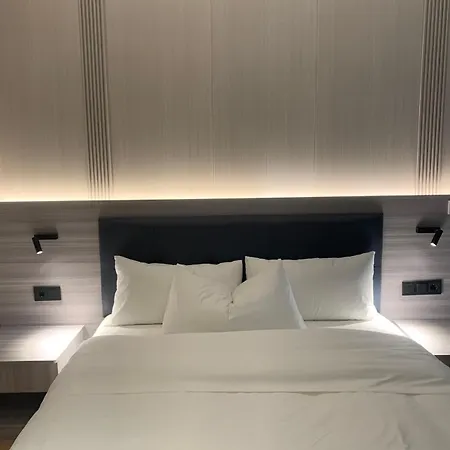 Mooncity Hotel & Boardinghouse-3