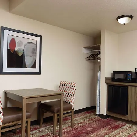 Ramada By Wyndham Elko Hotel At Stockmen'S Casino-2