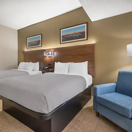 Quality Inn & Suites Near Owensboro & Holiday World Gold Award Winner-3