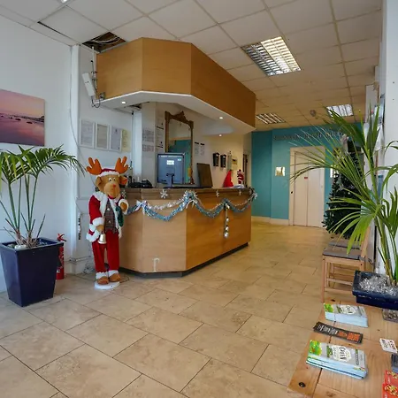 Oyo Shanklin Beach Hotel-2