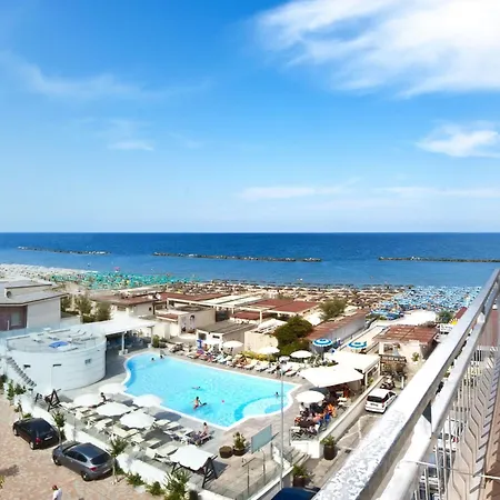 Hotel Saint Tropez Spa & Restaurant-3
