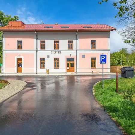 Hotel Nadrazi-3