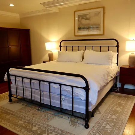 The Harlow House-3