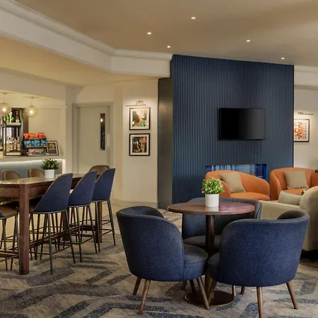 Doubletree By Hilton Manchester Airport-3