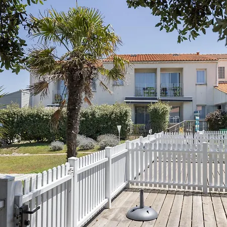 Logis Hotel De La Plage-2