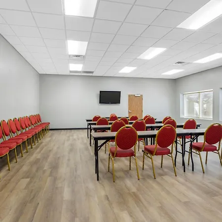 Quality Inn & Suites Monterey I-40-2