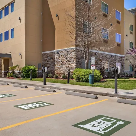 Best Western Plus Lake Jackson Inn & Suites-2