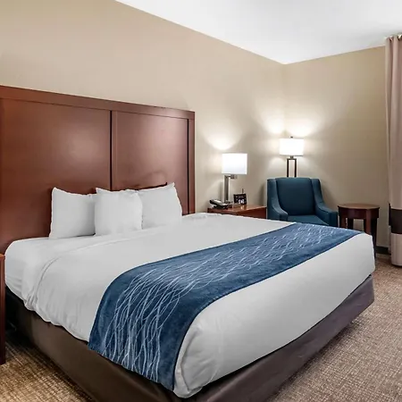Comfort Inn & Suites Junction City - Near Fort Riley-3