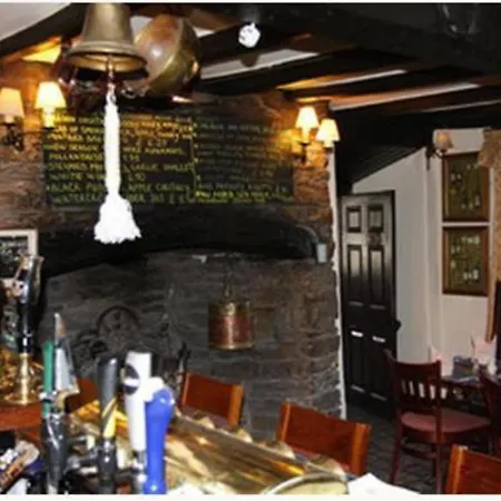 Oyo Rose & Crown Hotel-2