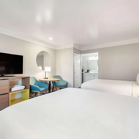 Days Inn By Wyndham San Diego Hotel Circle-3