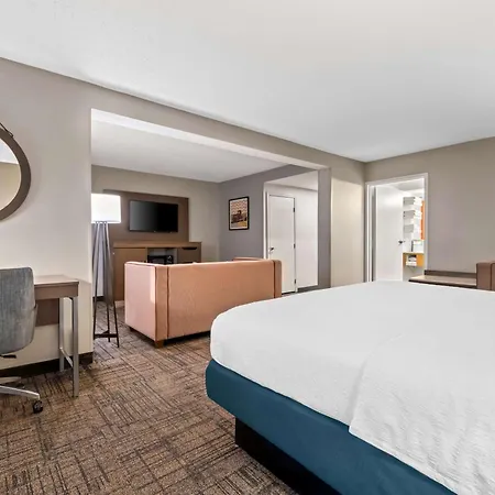 Hampton Inn Jonesboro-3