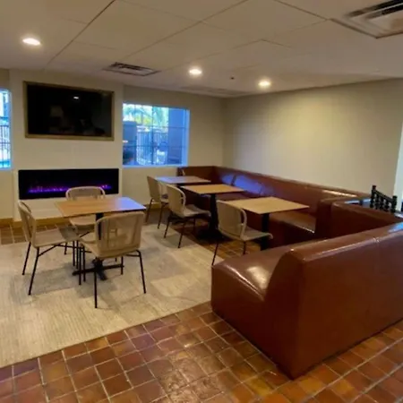 La Quinta Inn & Suites By Wyndham Tempe University, Phoenix-3