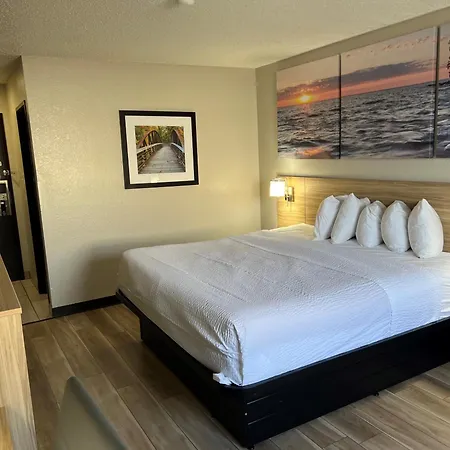 Days Inn By Wyndham Miami-2