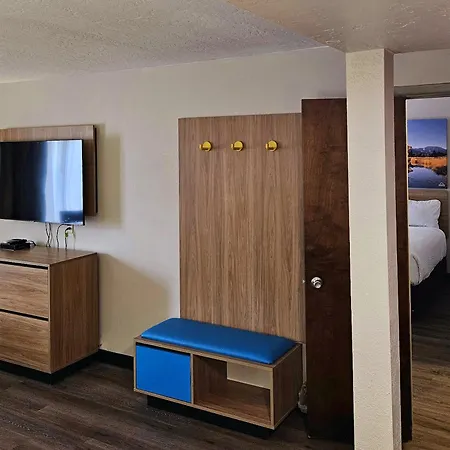 Days Inn And Suites By Wyndham Downtown Missoula-University-3
