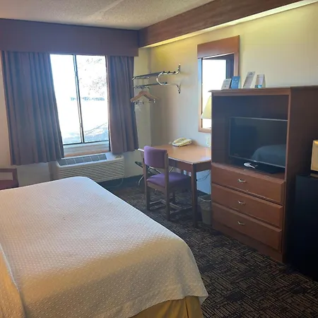 Days Inn By Wyndham Liberal Ks-3