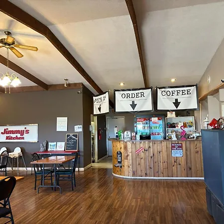 Maple Creek Motor Inn-2
