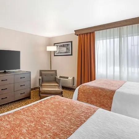 Best Western Plus Mill Creek Inn-2