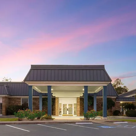 Days Inn By Wyndham Hinesville Near Fort Stewart, Newly Renovated, Free Hot Breakfast, Restaurant And Bar-3