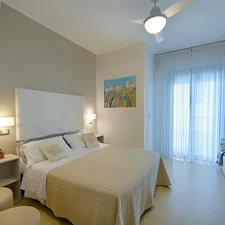 Hotel Deanna-3