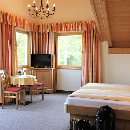 Hotel Landgasthof Laerchenwald-3