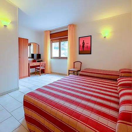 Hotel e Appartamenti La Solaria con parcheggio gratuito a soli 450 MT dalla nuova Basilica di Padre Pio-2