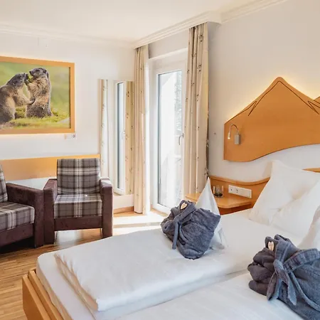 Hotel Pfeldererhof Alpine Lifestyle-3